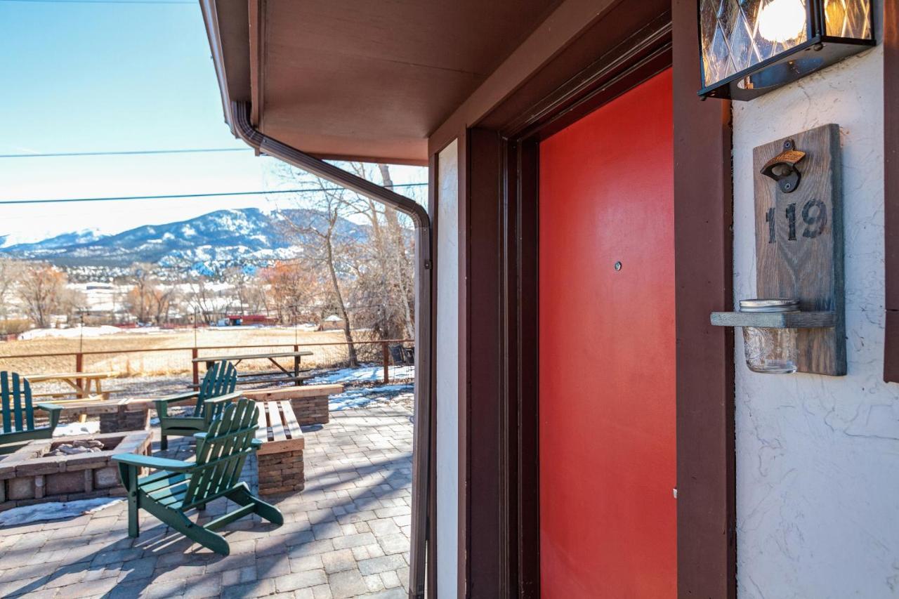 Loyal Duke Lodge Salida Exterior foto